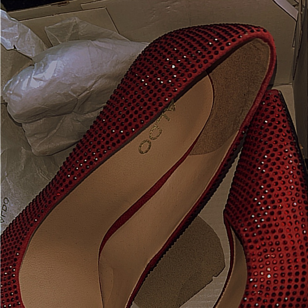 NEW - ALDO HEELS